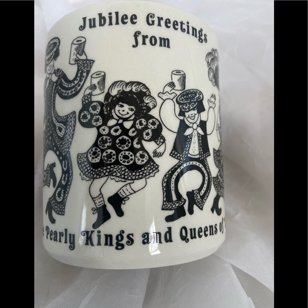 70s Vintage Mug Royal Silver Queen Jubilee King & Queens of London Wedgwood 1977